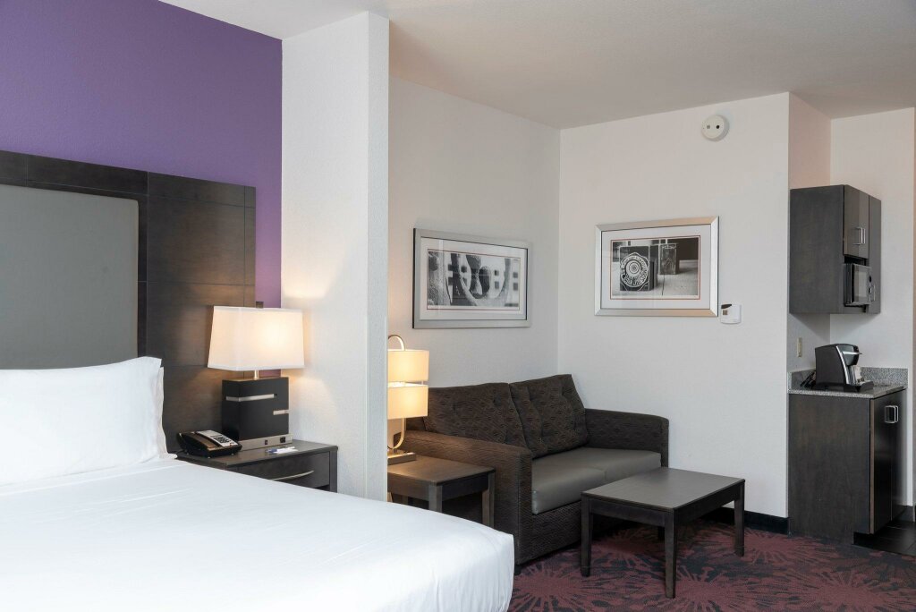 Premium room Holiday Inn Express & Suites Columbus