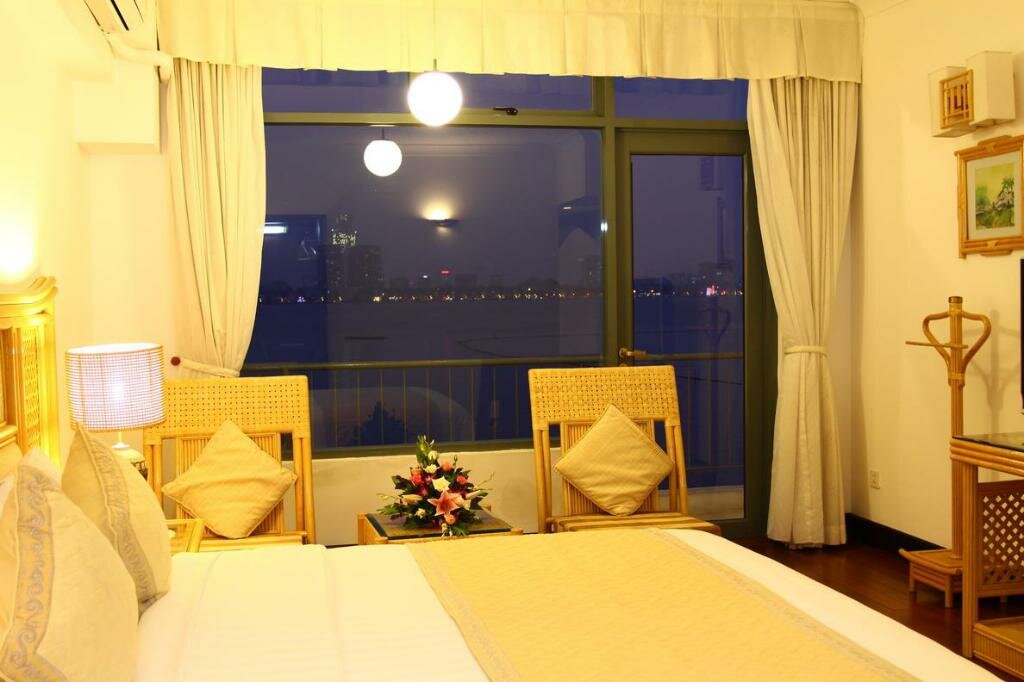 Habitación doble Premium con vista al lago Thang Loi Hotel