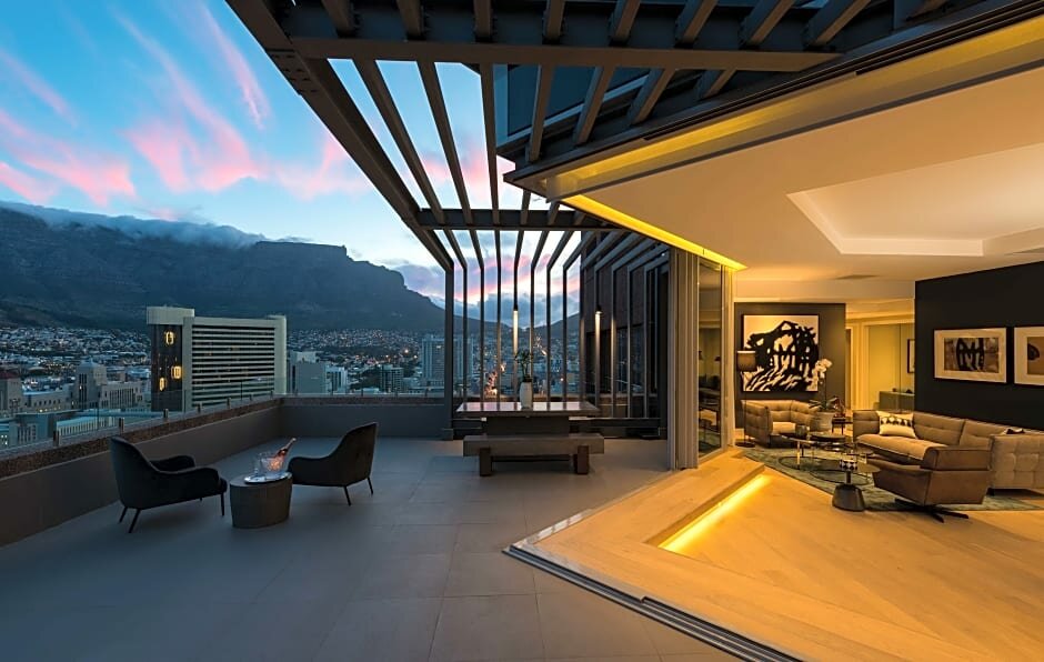 Standard Penthouse room Pullman Cape Town City Centre