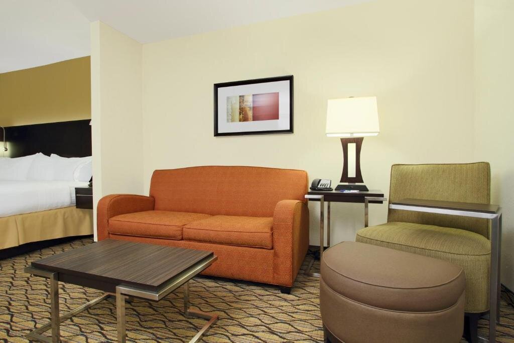 Люкс Holiday Inn Express & Suites Colorado Springs First & Main, an IHG Hotel