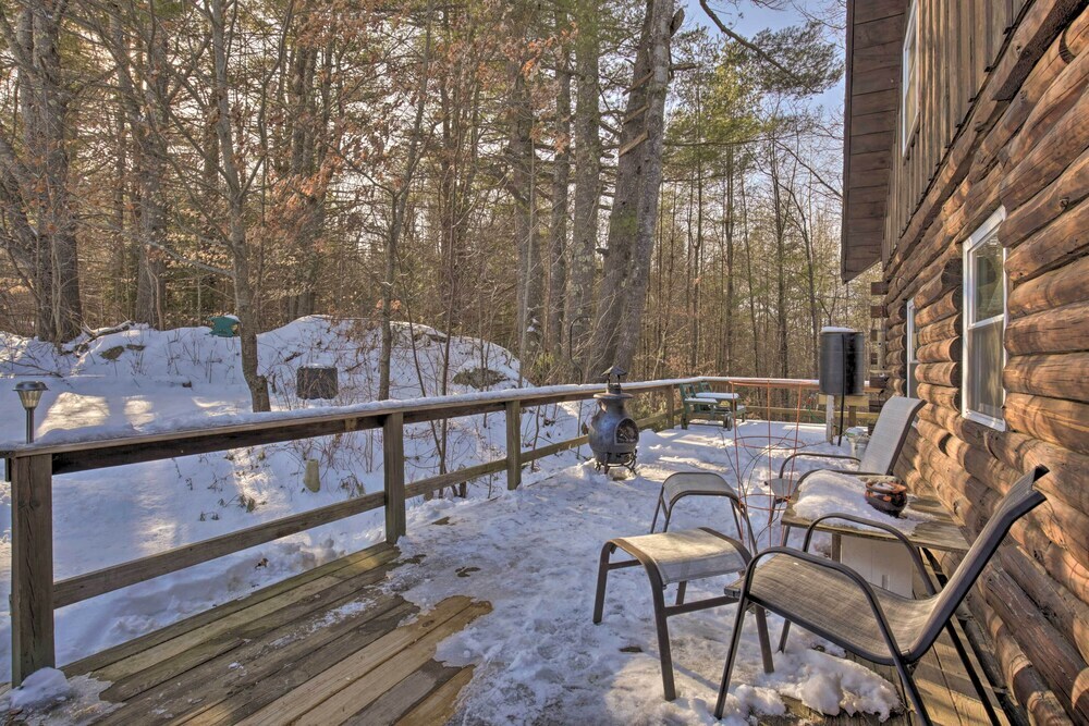 Cabin: Private Hot Tub, Walk to Pats Peak Ski Area Уэр