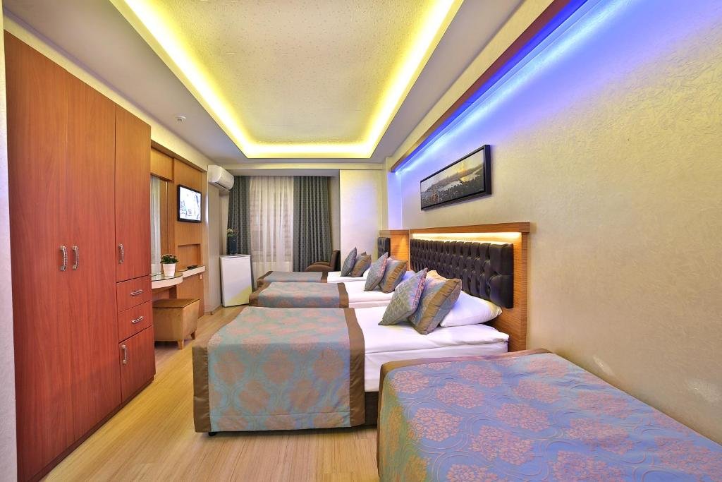 Четырёхместный номер Standard Hotel Resitpasa Istanbul