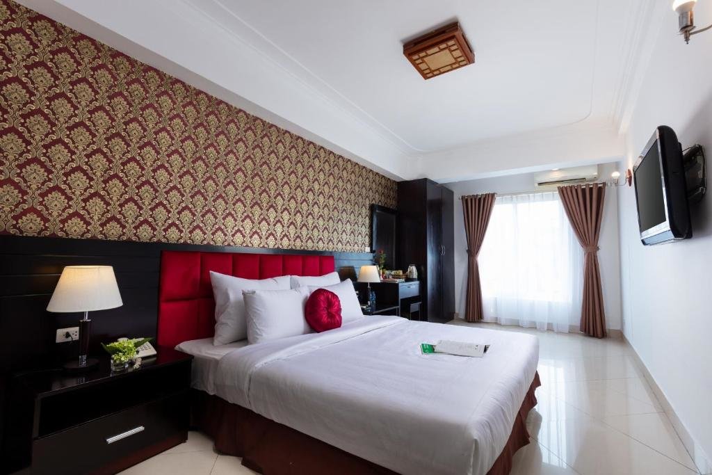 Deluxe Double room with river view Hanoi Amore Hotel & Travel