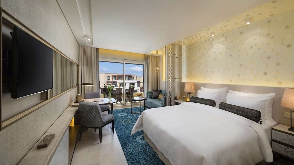 Deluxe Double room with balcony and with view Kempinski Summerland Hotel & Resort Beirut