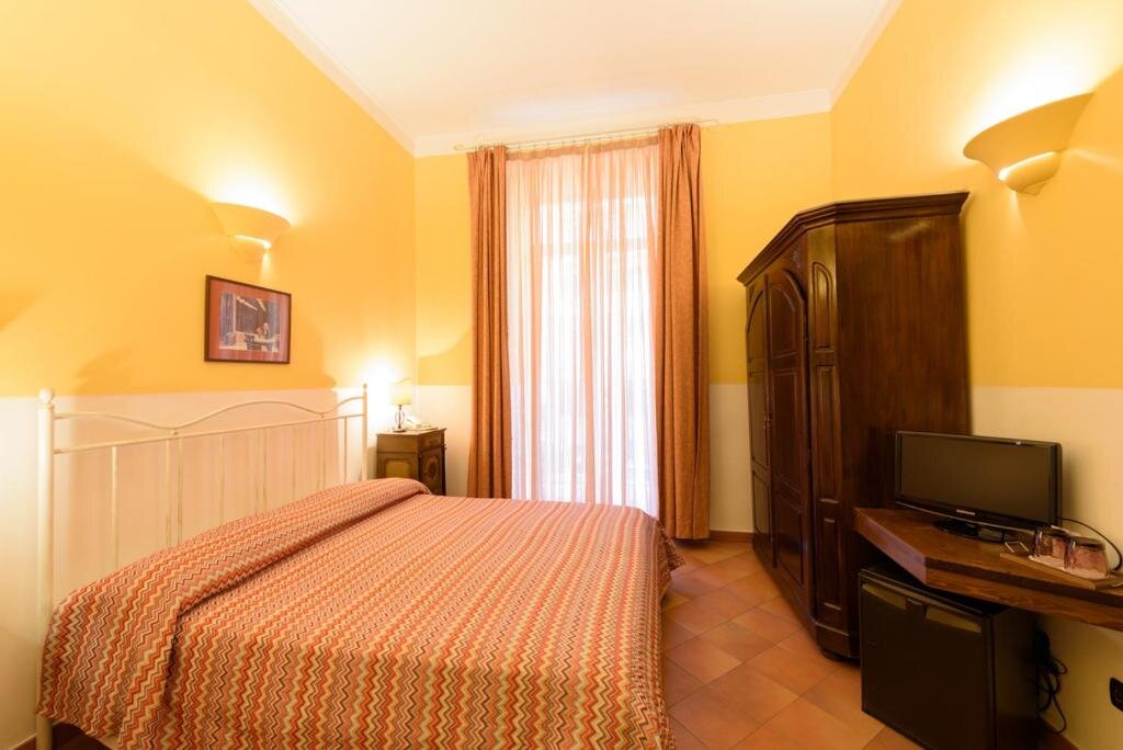 Standard Doppel Zimmer mit Balkon Hotel Mergellina