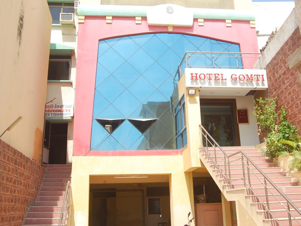 Люкс Hotel Gomti Dwarka