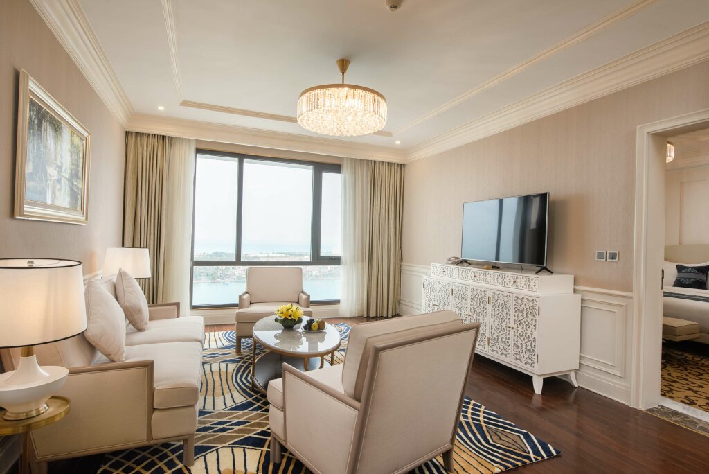 Suite with river view Melia Vinpearl Quang Binh