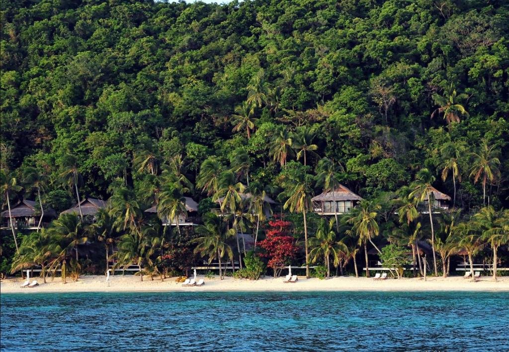 Villa Pangulasian Island Resort