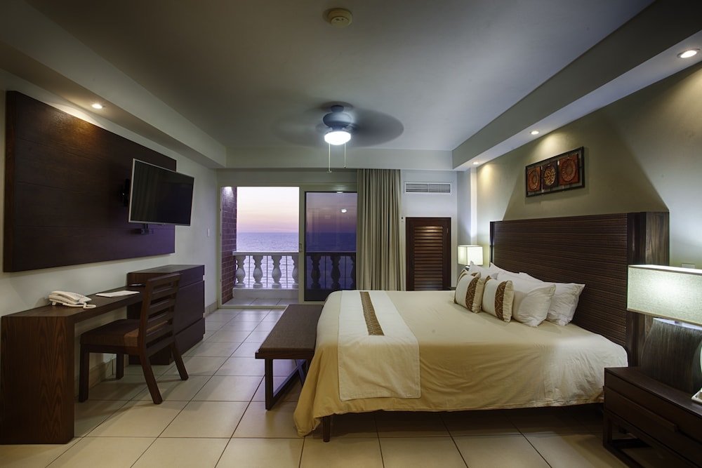 Deluxe Zimmer Costa Sur Resort by VRHost