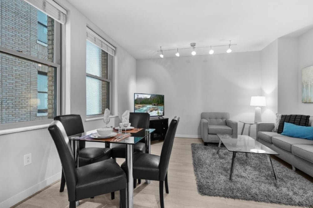 Апартаменты Luxury Bluebird Suites DC Financial District