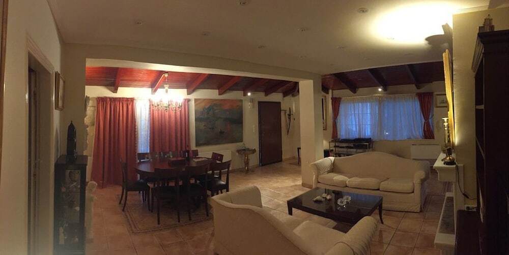Amomos Villa with Swimming Pool 马蒂