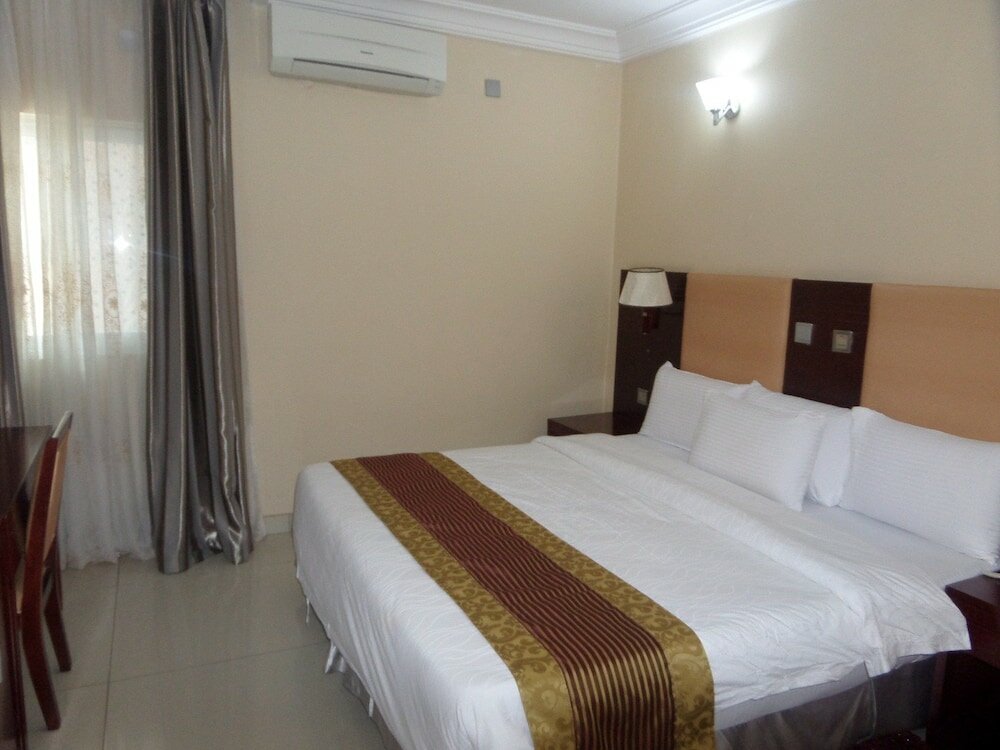 Premier Zimmer Barcelona Hotels Abuja