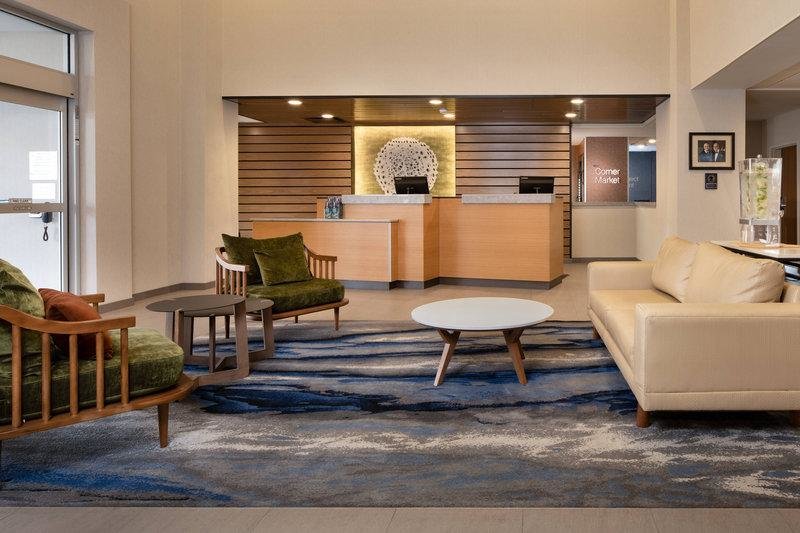 Кровать в общем номере Fairfield Inn & Suites by Marriott Charleston