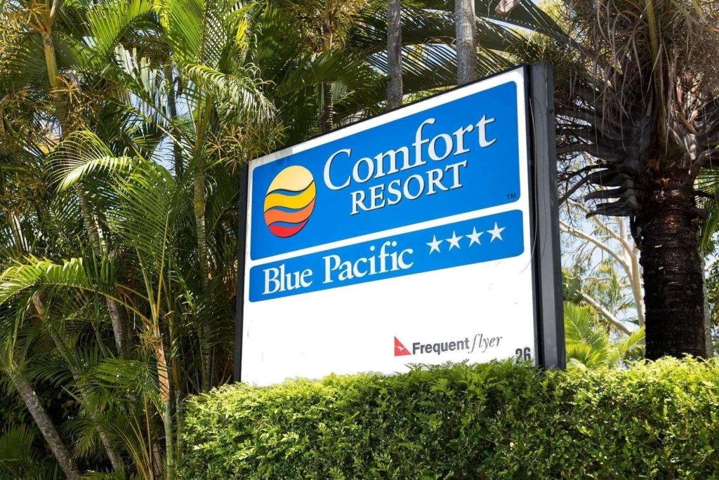 Кровать в общем номере Comfort Resort Blue Pacific