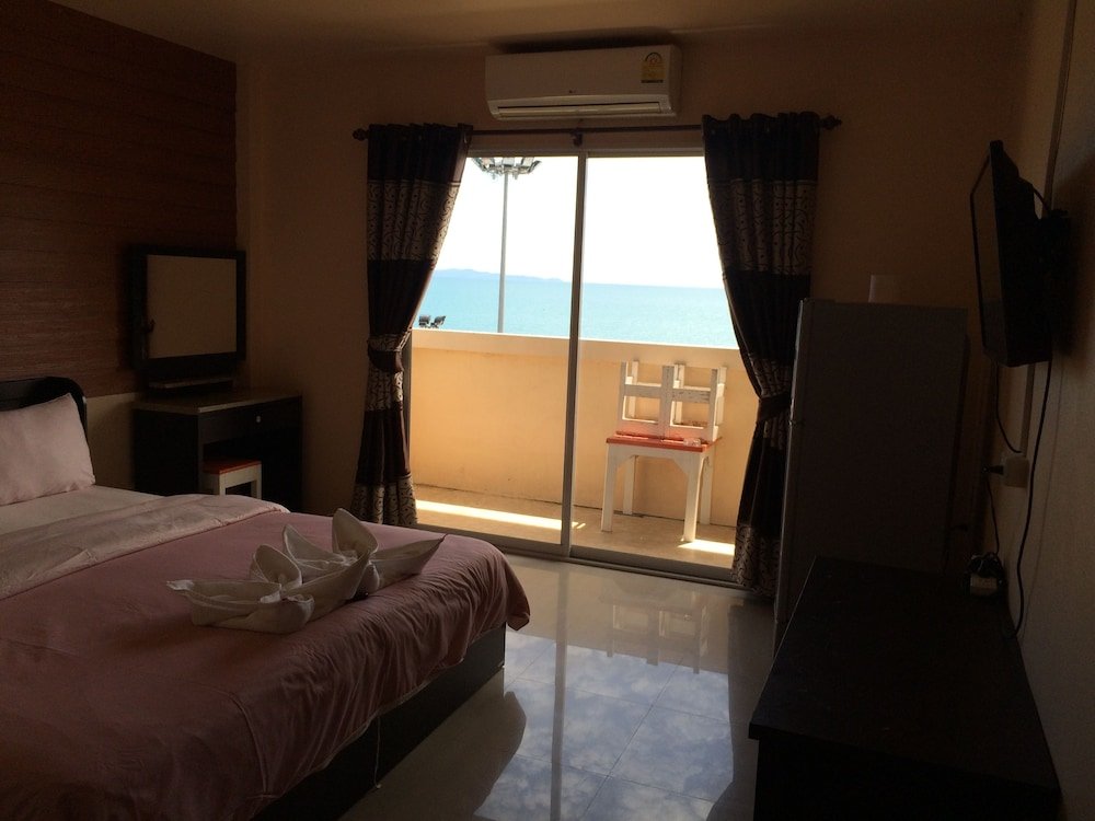 Superior room with balcony and with sea view Wilai Guesthouse