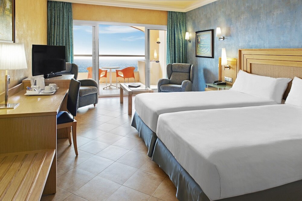 Двухместный номер с балконом и с видом на море Elba Sara Beach & Golf Resort