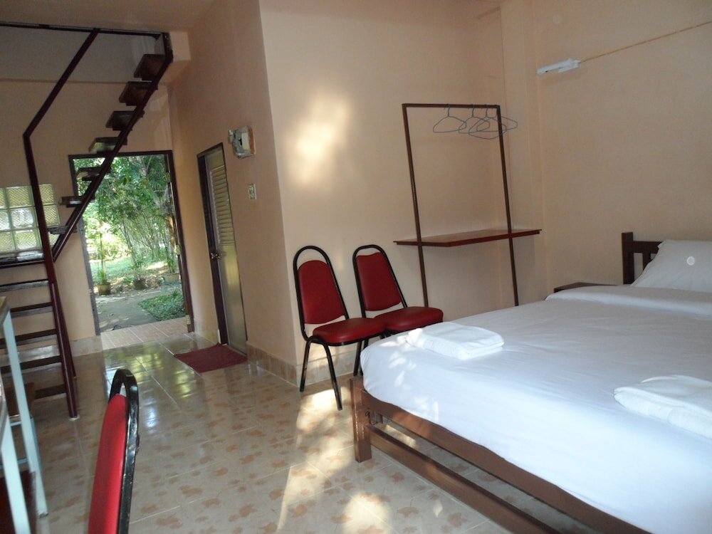 Standard triple chambre avec balcon Khunnam Rimtarn Resort