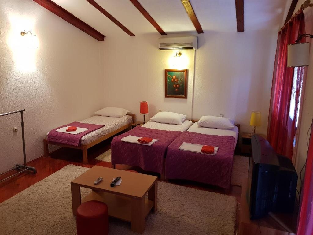 Standard Vierer Zimmer Guest House Goa Mostar