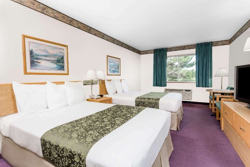 Standard Vierer Zimmer Days Inn by Wyndham Ocean Shores