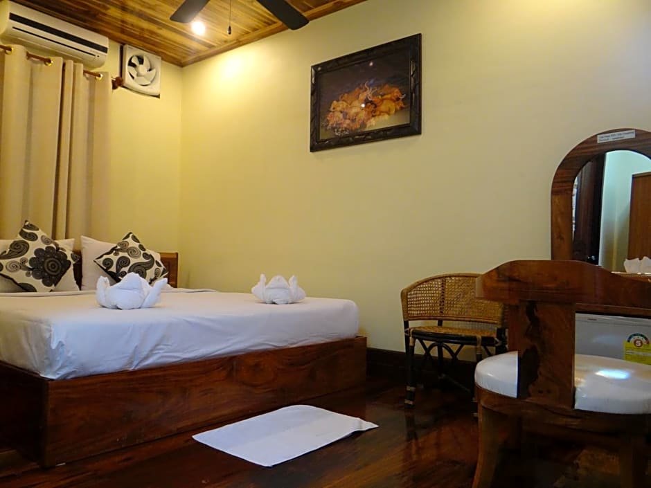 Deluxe Double room with balcony Villa Somphong Namkhan View