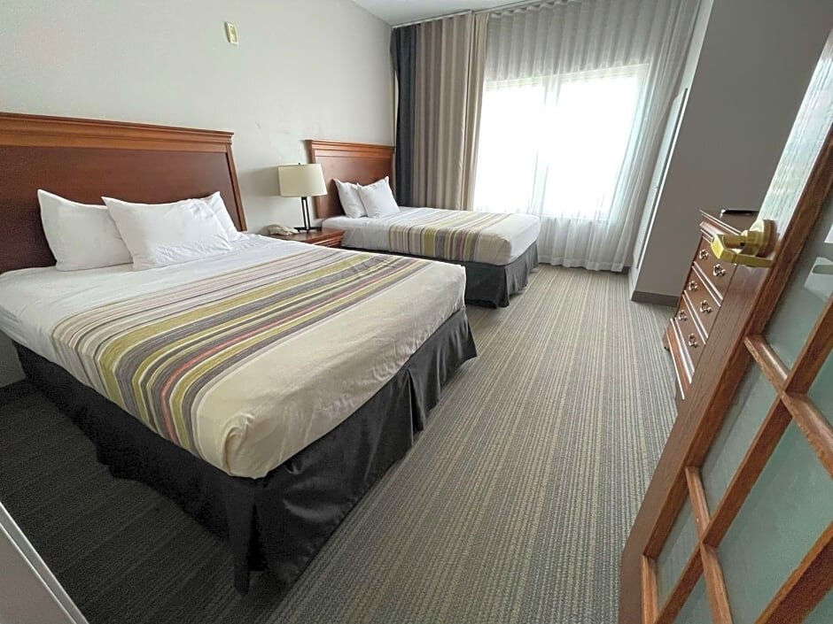 Четырёхместный люкс c 1 комнатой Country Inn & Suites by Radisson, Appleton North, WI