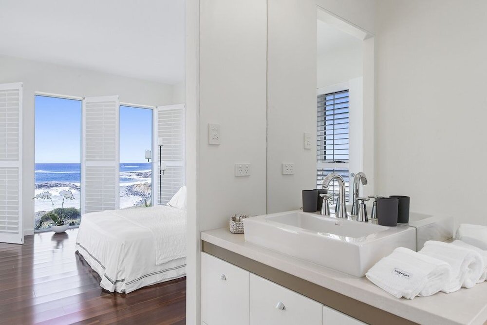 Вилла Luxury c 1 комнатой с красивым видом из окна Saltwater - Absolute Oceanfront, Hot Tubs, Sauna, Fire Pits