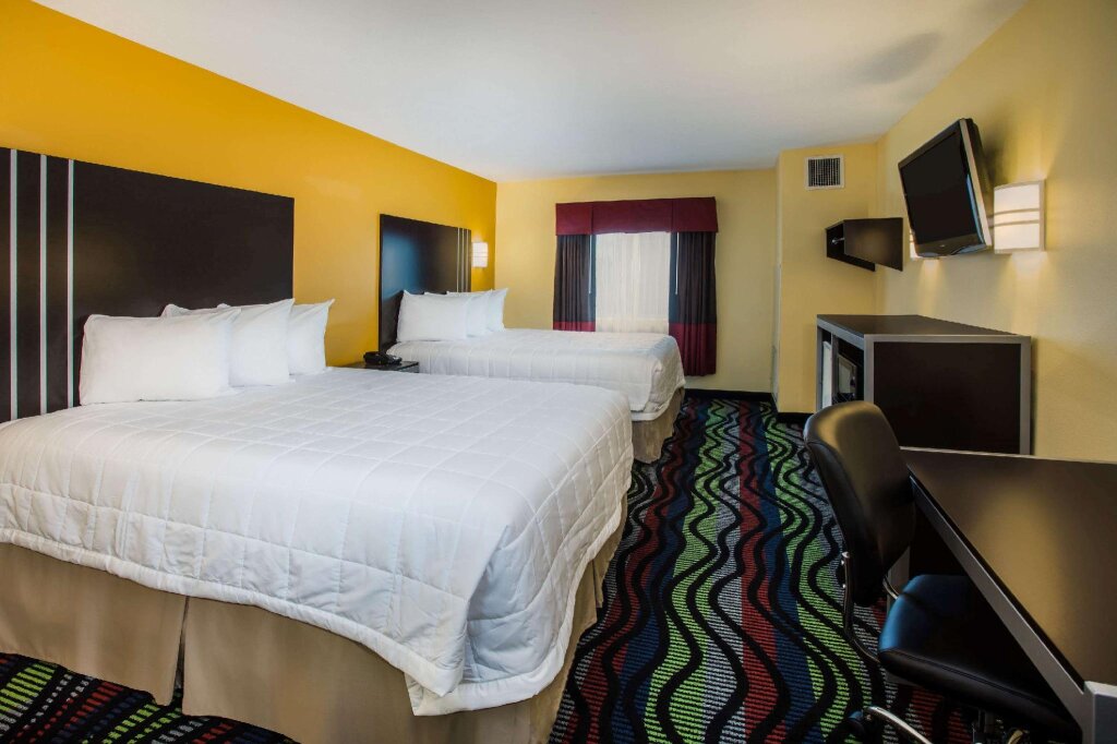 Двухместный номер Standard Days Inn & Suites by Wyndham Augusta Near Fort Eisenhower