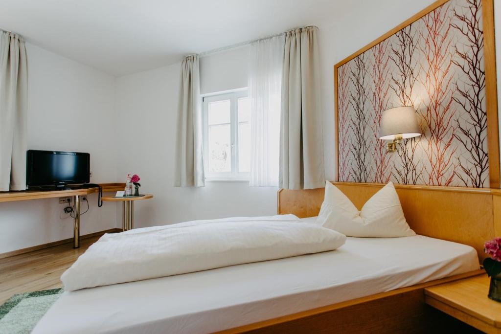 Standard room Hotel Linde Durbach