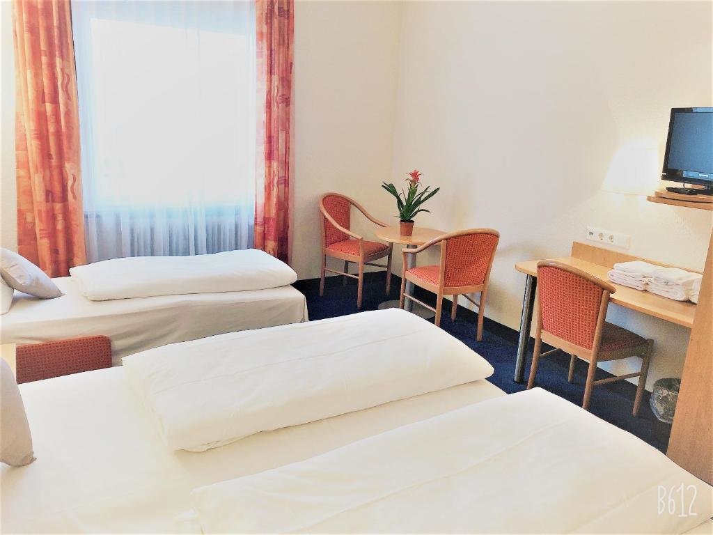 Standard Triple room Hotel Austria Stuttgart-City