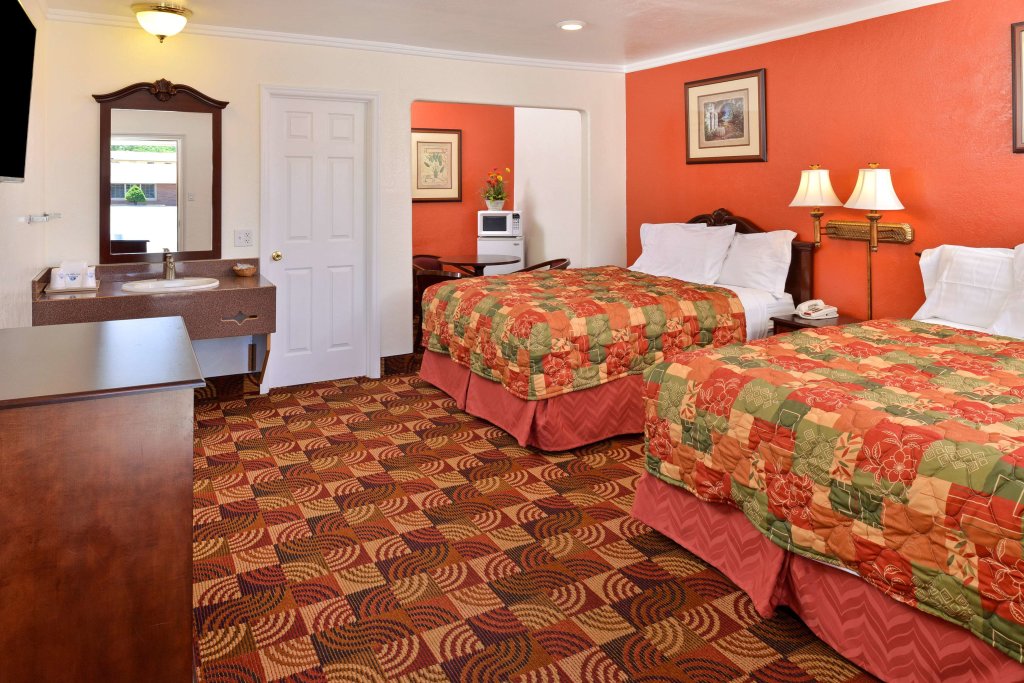 Двухместный номер Standard Americas Best Value Inn & Suites Klamath Falls