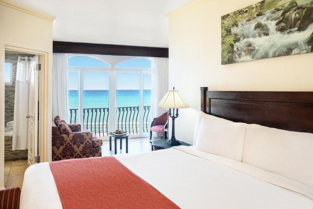 Guest room con vista sull'oceano Jewel Paradise Cove Adult Beach Resort & Spa