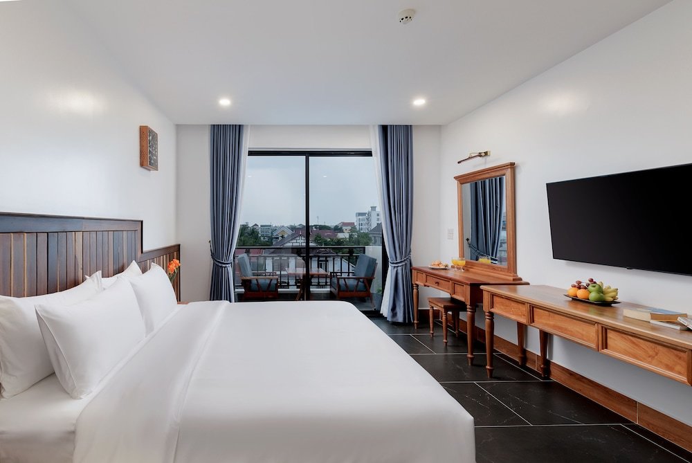 Deluxe Double room with balcony Two Seasons Siem Reap Hotel