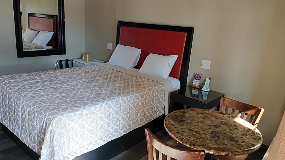 Standard Zimmer Santa Ana Travel Inn