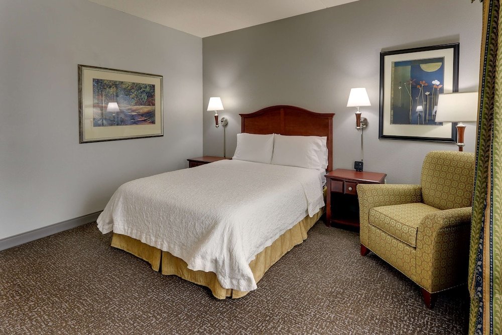 Двухместный номер with Roll In Shower Mobility/Hearing Accessible Hampton Inn & Suites Indianapolis-Airport