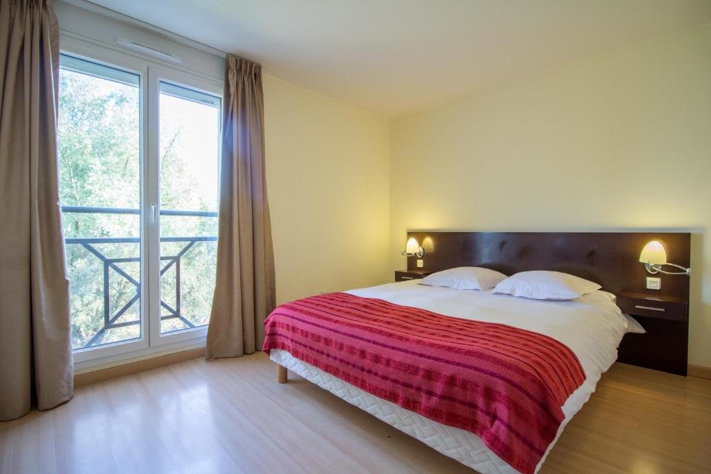 1 Bedroom Apartment Adonis Excellior Grand Genève