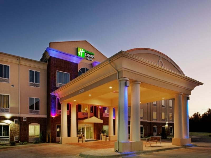 Letto in camerata Holiday Inn Express Hotel & Suites Talladega, an IHG Hotel