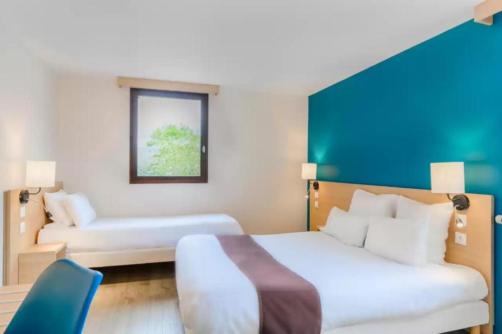 Трёхместный номер Standard Comfort Hotel Pithiviers