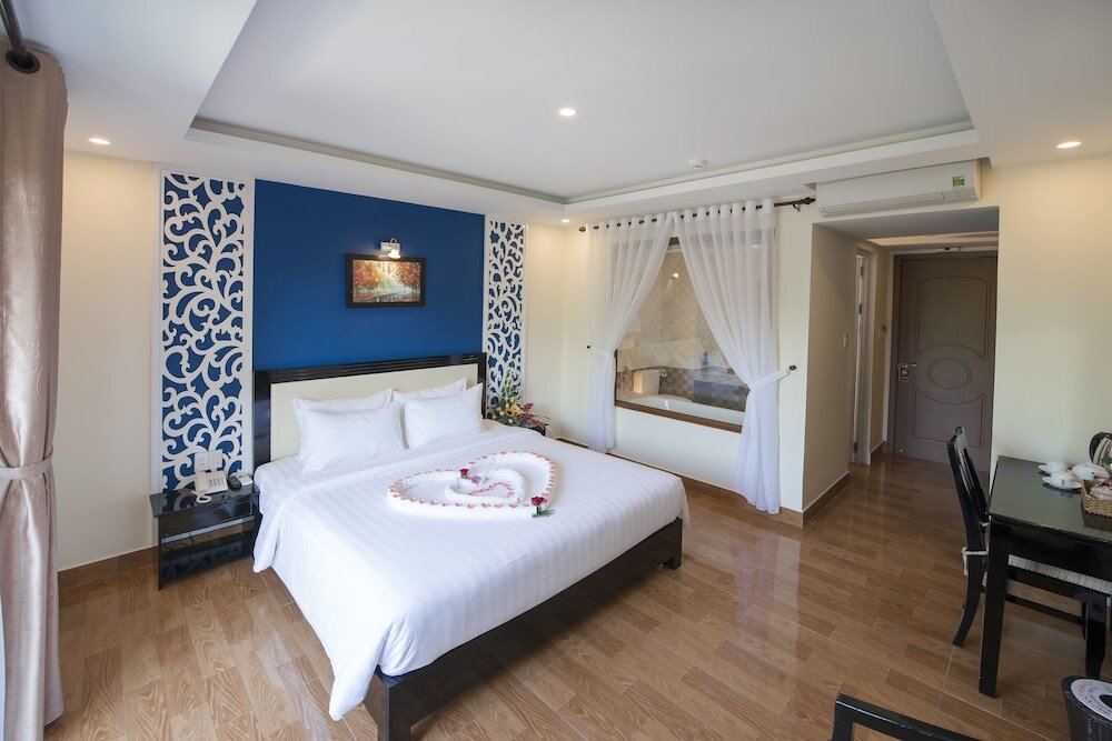 Deluxe double chambre avec balcon et Avec vue Hoi An Rose Garden Hotel