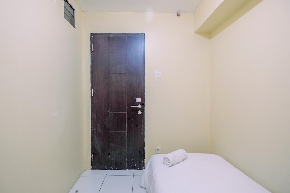 Standard Zimmer Fully Furnished with Comfortable Design 2BR at Kebagusan City Apartment