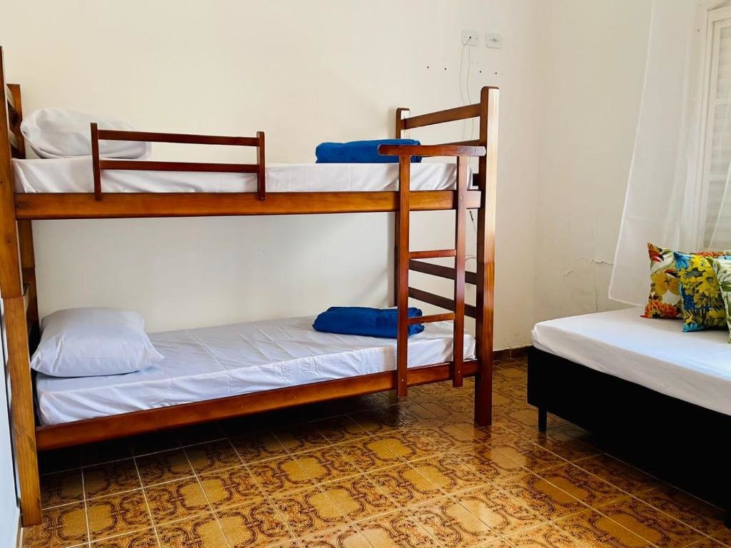 Кровать в общем номере (мужской номер) Hostel Litoral