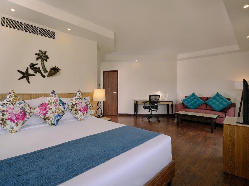 Deluxe Double room with garden view Holiday Inn Resort Goa, an IHG Hotel