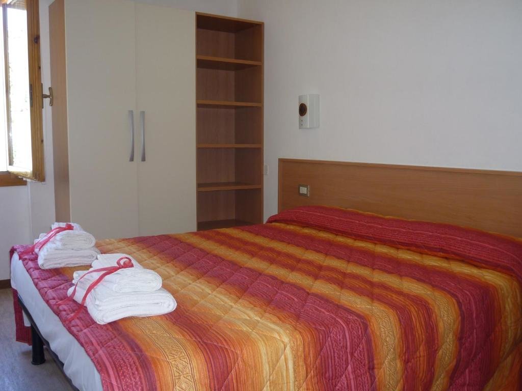 Standard Doppel Zimmer mit Bergblick Residence Hotel Maxi