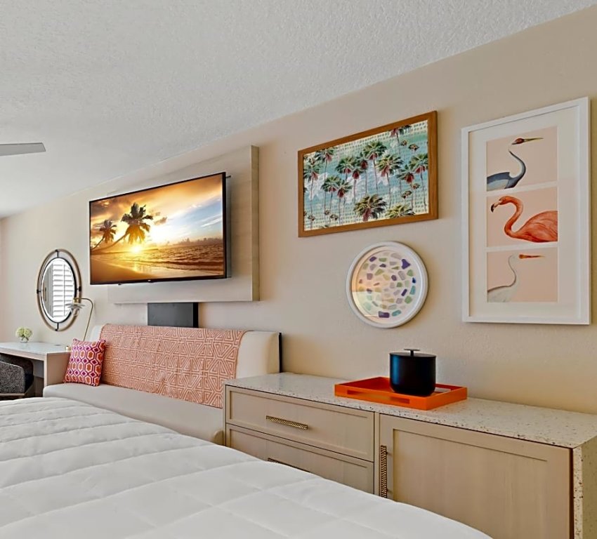 Standard Double room with balcony Grand Plaza Hotel St. Pete Beach