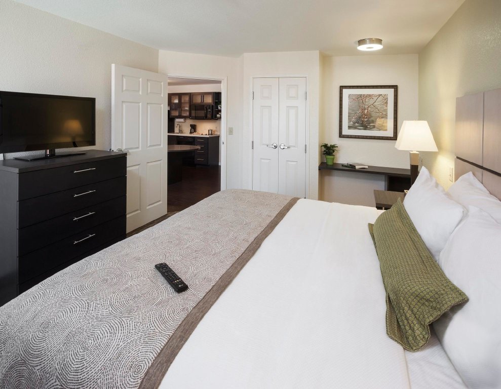 Двухместный люкс c 1 комнатой Candlewood Suites Denver North - Thornton, an IHG Hotel