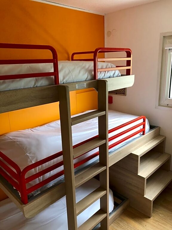 Кровать в общем номере (мужской номер) hotelF1 Longwy