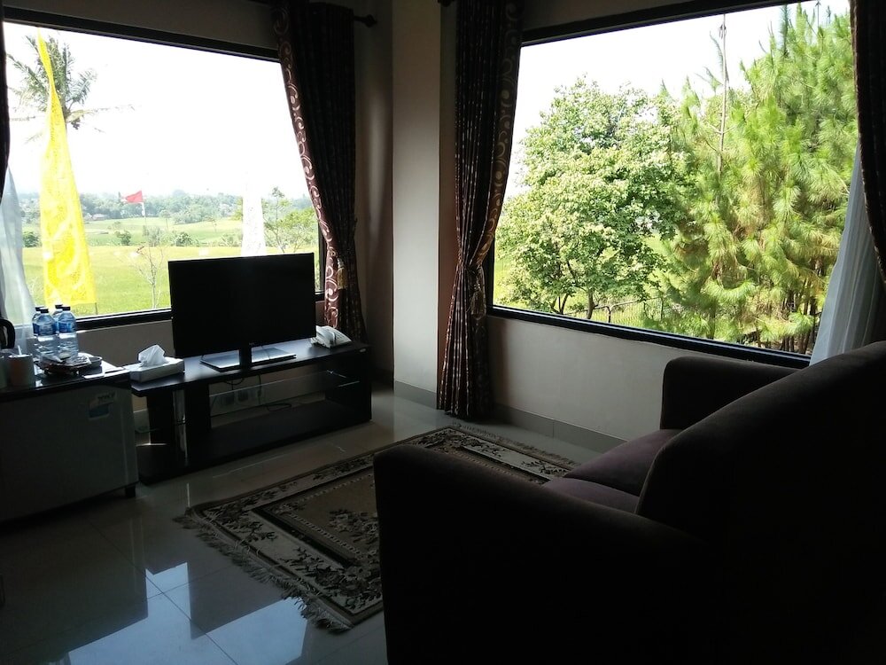 Семейный люкс с 2 комнатами Bukit Alamanda Resort & Resto