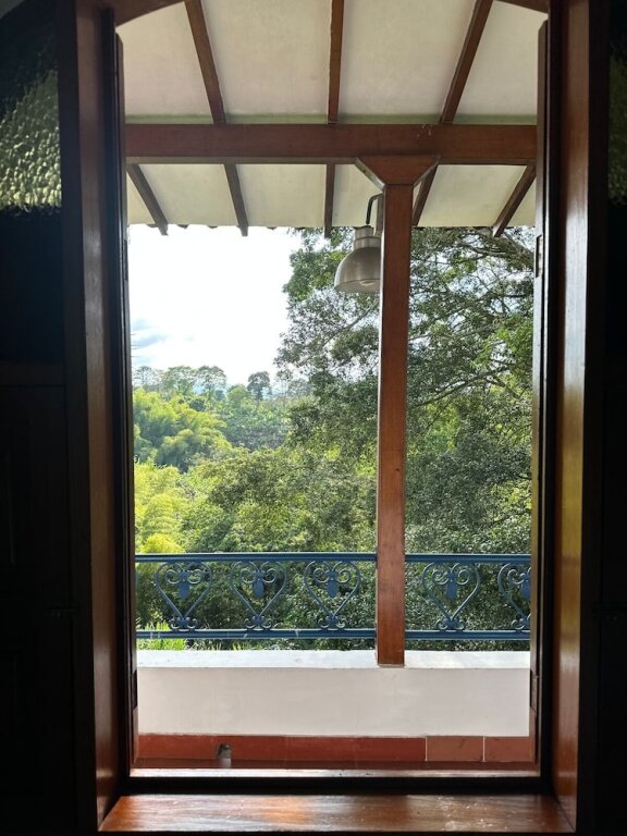 Четырёхместный номер Standard с балконом Hotel Pueblito Cafetero