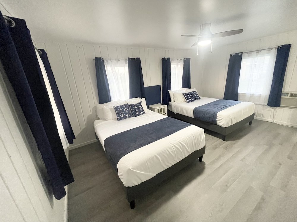 Люкс Premium Anchor Bay Inn and Suites