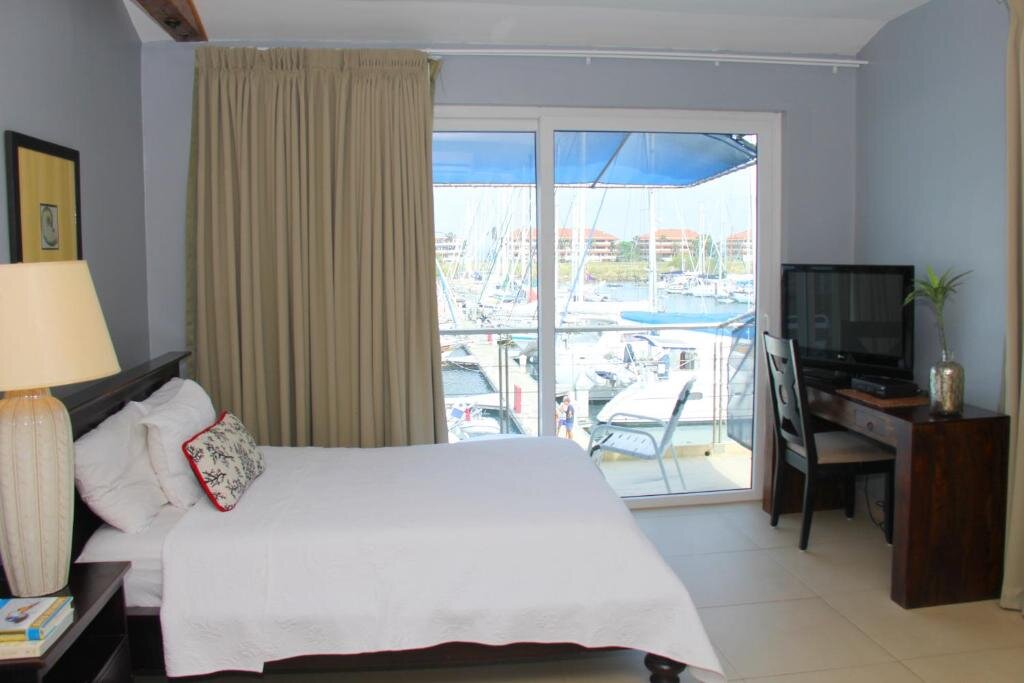 Standard Double room with garden view Marina Hotel at Shelter Bay