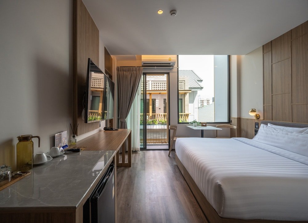 2 Bedrooms Standard room with balcony SHAN Villas Sukhumvit